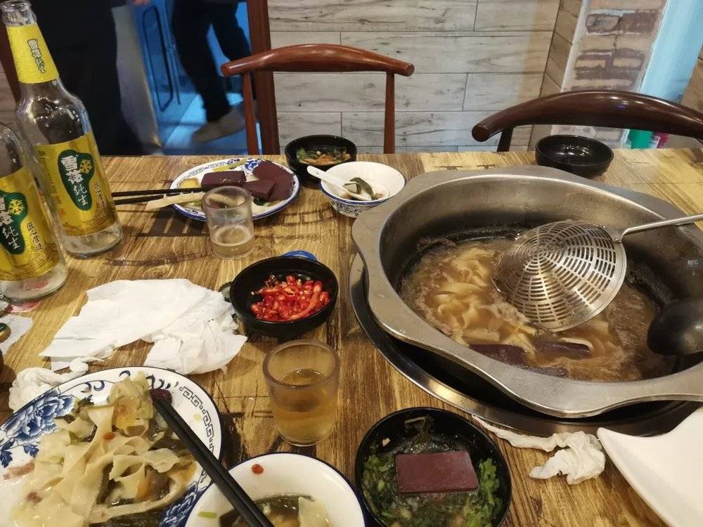 捕魚機：起訴楊永信的周齊，停在穀底